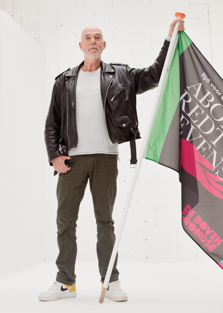 Portret met de vlag Abortus Redt Levens — foto 1