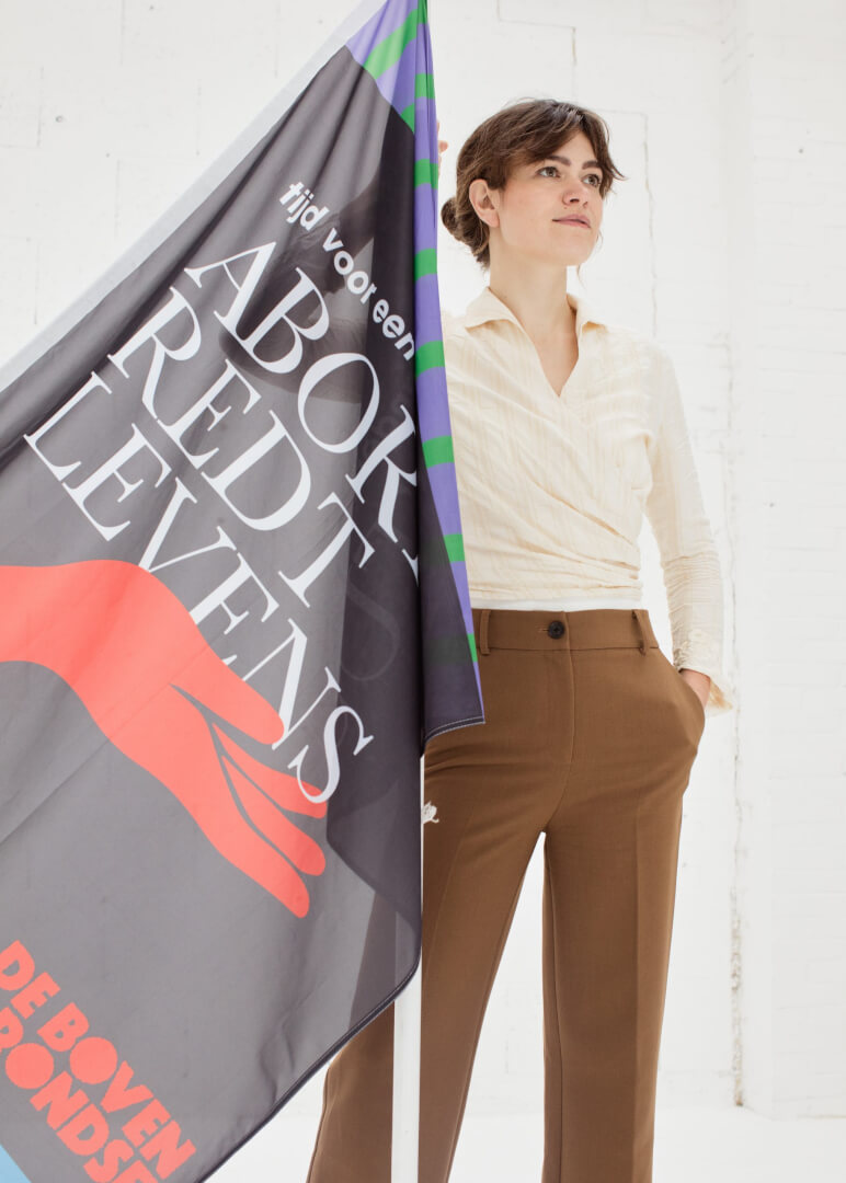 Portret met de vlag Abortus Redt Levens — foto 2