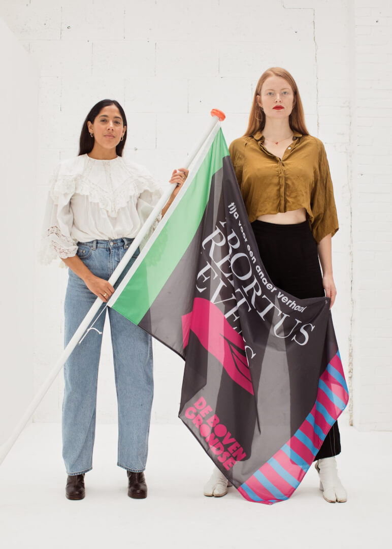 Portret met de vlag Abortus Redt Levens — foto 5