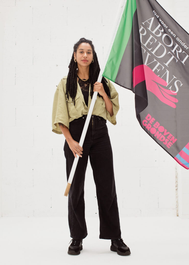 Portret met de vlag Abortus Redt Levens — foto 6