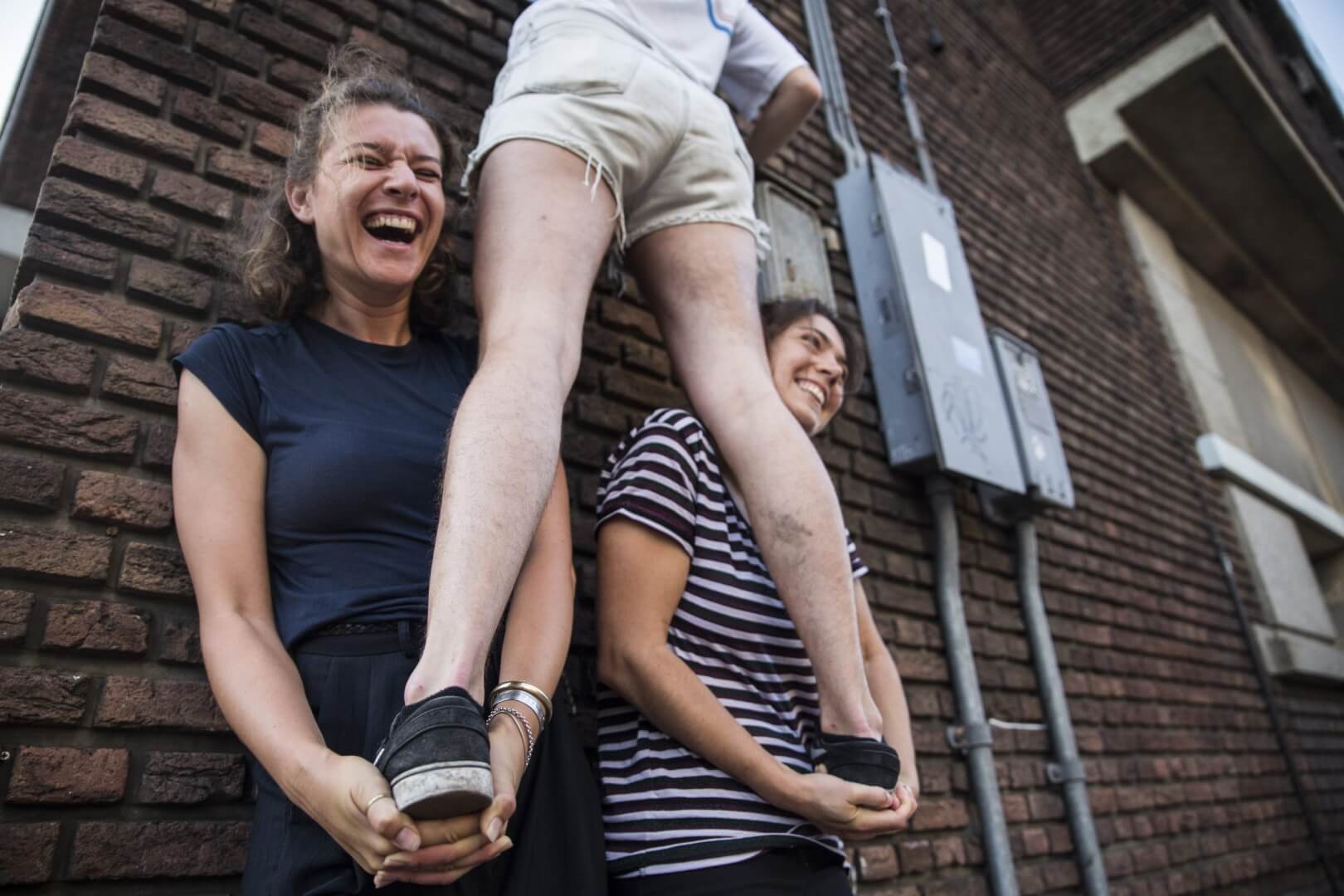 Meer vrouw op straat — foto 7
