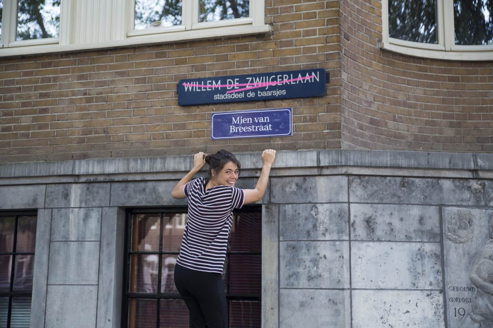 Meer vrouw op straat — foto 8